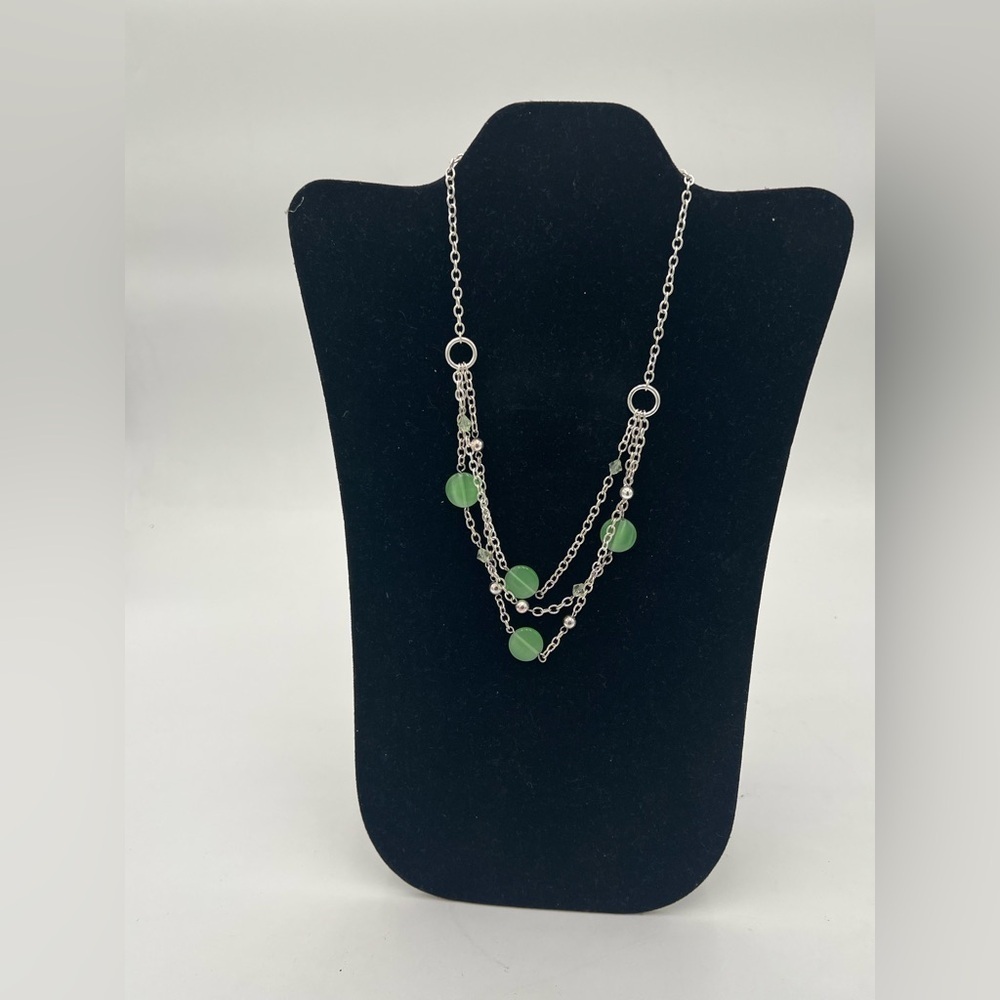 Nature-Inspired Green & Silver Necklace – Elegant Design with Vibrant Accents